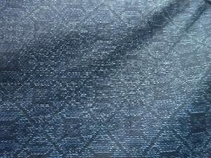 アンティーク　襷に花模様織出し本場泥大島紬着物